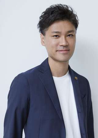 鈴木 歩 Ayumu Suzuki 代表取締役社長CEO