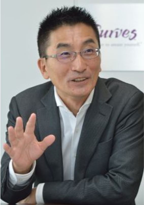 カーブスホールディングス社長 出典:毎日新聞