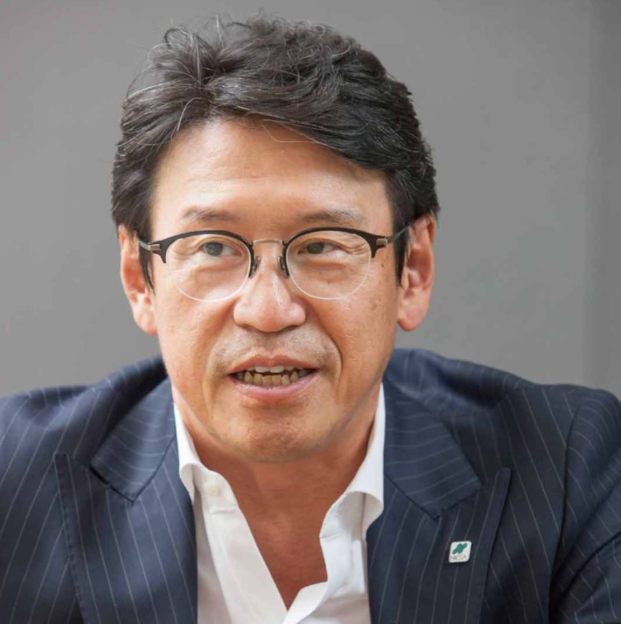 日華化学の江守 康昌社長 出典 日華化学公式HPより