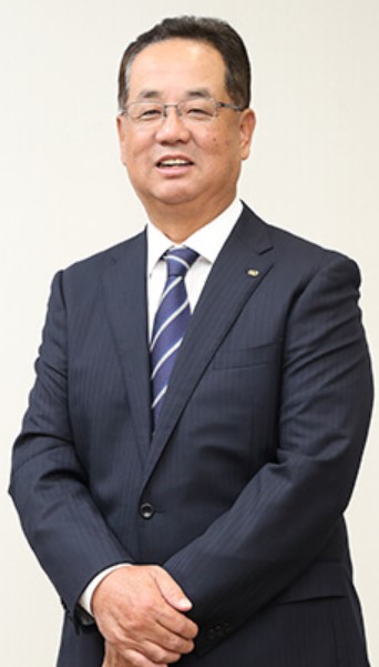 青山商事社長画像