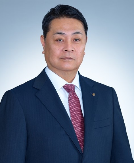 前澤給装工業の社長画像