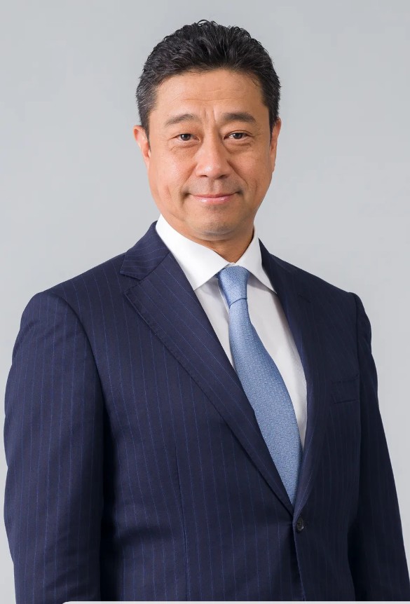 コスモスイニシアの社長画像